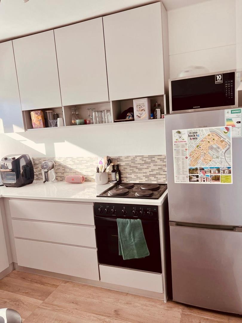 To Let 1 Bedroom Property for Rent in Green Point Western Cape